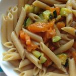 Pasta integrale con zucchine e carote